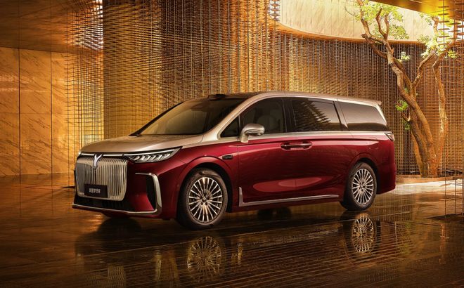 九游体育：满血华为智驾还有百万级底盘+智能四驱这款MPV只需3099万！(图8)