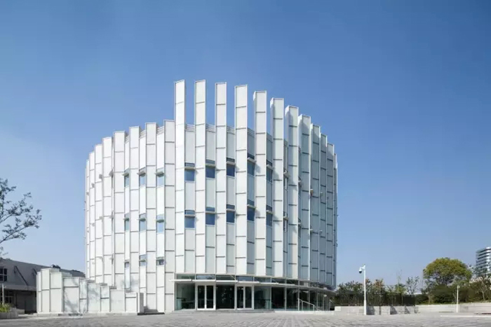 九游app：陕西省建筑科学研究院申请基于摄影测量的幕墙三维建模方法及系统专利有效解决了透明玻璃幕墙背后支承结构难以进行三维建模的问题(图1)