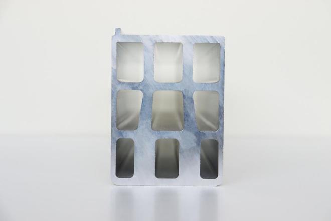 九游体育：挤压铝型材定制开模：为工业制造提供优质材料解决方案的关键(图1)