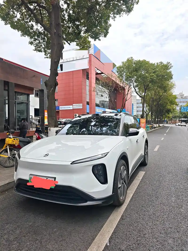 九游app：成都蔚来ES6二手车 2024款优惠特价147万(图1)