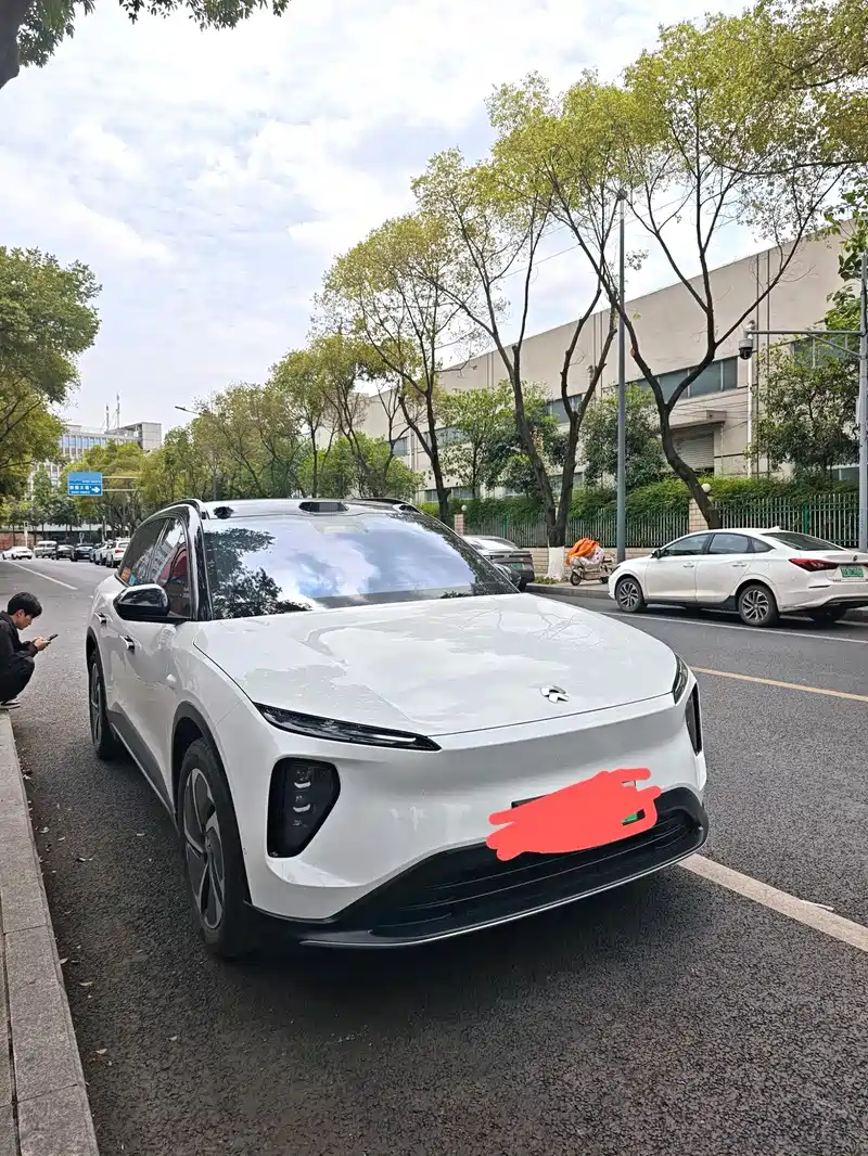 九游app：成都蔚来ES6二手车 2024款优惠特价147万(图2)