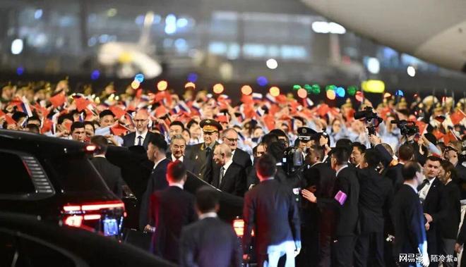普京专机刚落地微笑卫星升上天205万吨铝材出海谁更慌了(图3)